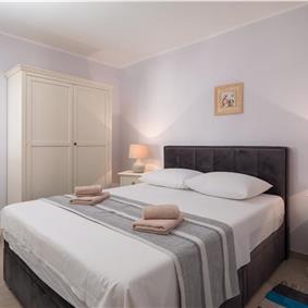 4 Bedroom Villa with Pool near Milna, Brac Island Sleeps 8 